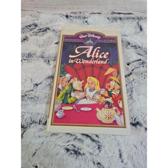 Walt Disney Masterpiece Collection Alice in Wonderland VHS Tape - Picture 1 of 4